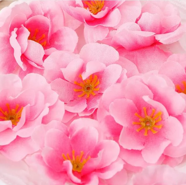 4,5 cm Konstgjorda tygplommon Blossom Peach Blossom Sakura Flower Heads DIY Tillbehör GA224