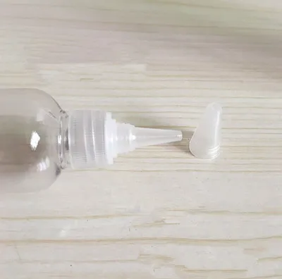 En ucuz!!! Twist Cap Bround şişeleri parıltılı toz kabı kalem şekli şişe paketleme şişesi temiz ve renk kapağı 100ml