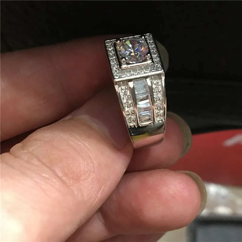 100% Real Soild 925 Sterling Silver Męski Pierścień 1CT DiaMonique 5A Cyrkon CZ Zaręczyny Pierścień Ślub Band Dla Mężczyzn Fine Jewelry