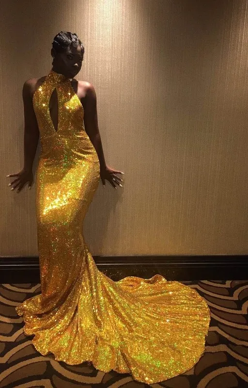 Golden High Neck Prom Dresses Dubai Sparkly Sequined Key-Hole Backless Mermaid Party Dresses Sexig South African Celebrity Prom Klänning Billiga