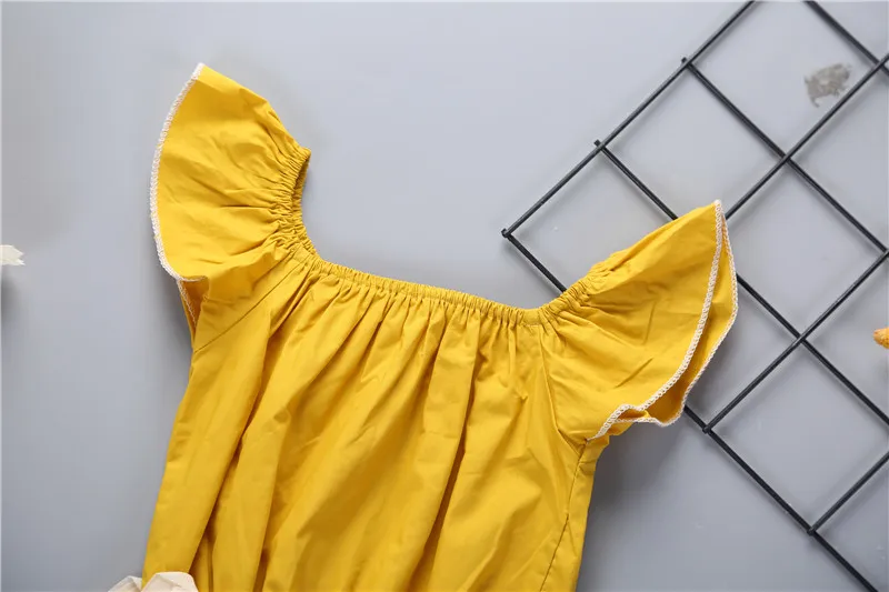 新生児の赤ちゃんの女の子の服セット2018夏の子供の女の子の服フライスリーブパッチワークの上部+花のショートパンツズボンブルーマーズ女の子服セット