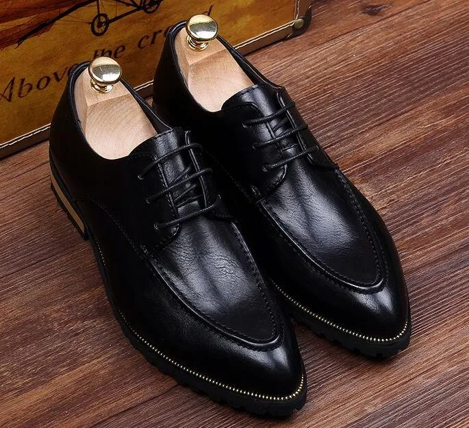 الأحذية الجلدية البريطانية وأشار ، خط الاتجاه الرجال مع زيادة رجال الأعمال عارضة أحذية ، أحذية الزفاف مصفف الشعر ، والأحذية أوقات الفراغ 37-44e