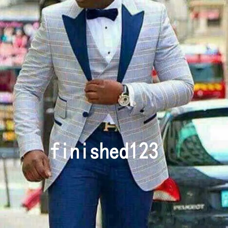 Yeni Stil Damat Smokin Bir Düğme Açık Mavi Ekose Tepe Yaka Groomsmen Düğün Erkek Blazer Parti Takımları (Ceket + Pantolon + Yelek + Kravat) J708