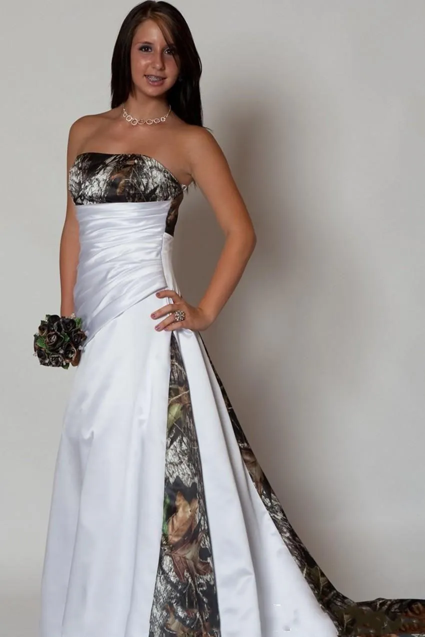 Strapless Camo Bröllopsklänning med pläter Empire Waist A Line Sweep Train Realtree Camouflage Bridal Gowns