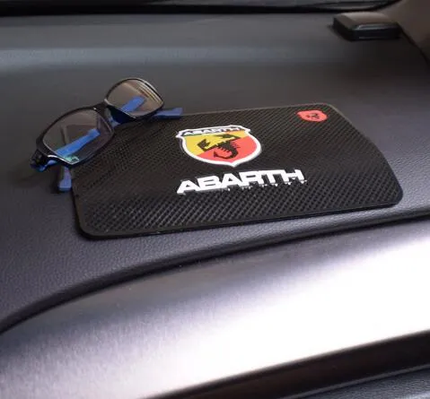 Car-Styling Non-Slip Mat Case Pour Fiat Punto Abarth 500 124 Stilo Ducato Palio Badge Emblèmes Intérieur Accessoires Car Styling