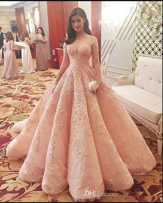 Pure korte mouwen kanten baljurk quinceanera jurken kanten applique ruched zoete 16 sweep trein feest prom prinses avondjurken