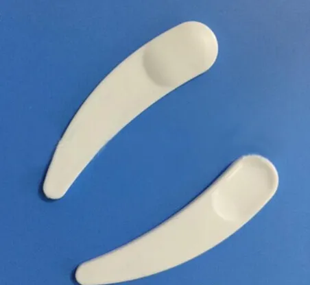 NEW ARRIVAL New Mini Cosmetic Spatula Scoop Disposable Mask White Plastic Spoon Makeup Maquillage Tools 