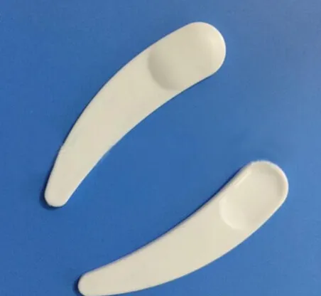 YENI VARIŞ 200 adet Yeni Mini Kozmetik Spatula Kepçe Tek Kullanımlık Maske Beyaz Plastik Kaşık Makyaj Maquillage Araçları ücretsiz kargo