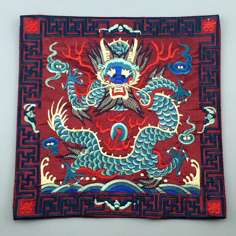 Vierkante borduurwerk Dragon Vintage Placemat Plaat Kom Eettafel Mat Chinese Stijl Satijnen Doek Tafel Plaats Mats Geïsoleerde Pad 26x26 cm