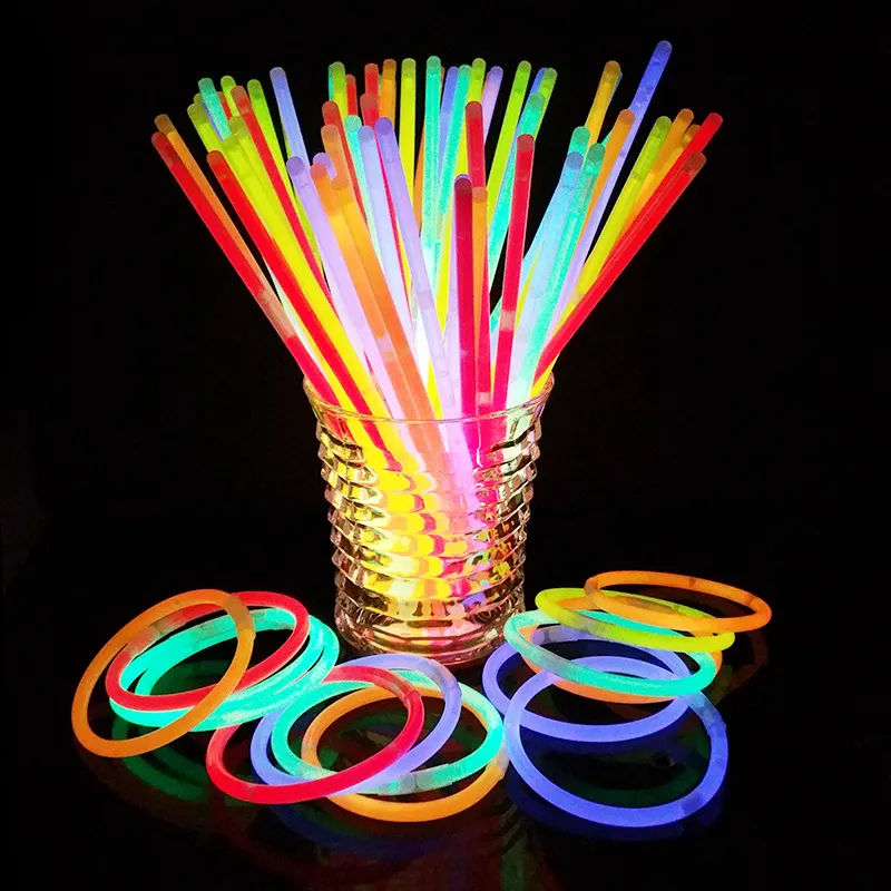 Collana Glow Stick Glow in the Dark Neon Sticks Braccialetti fluorescenti per feste Forniture per feste di Natale