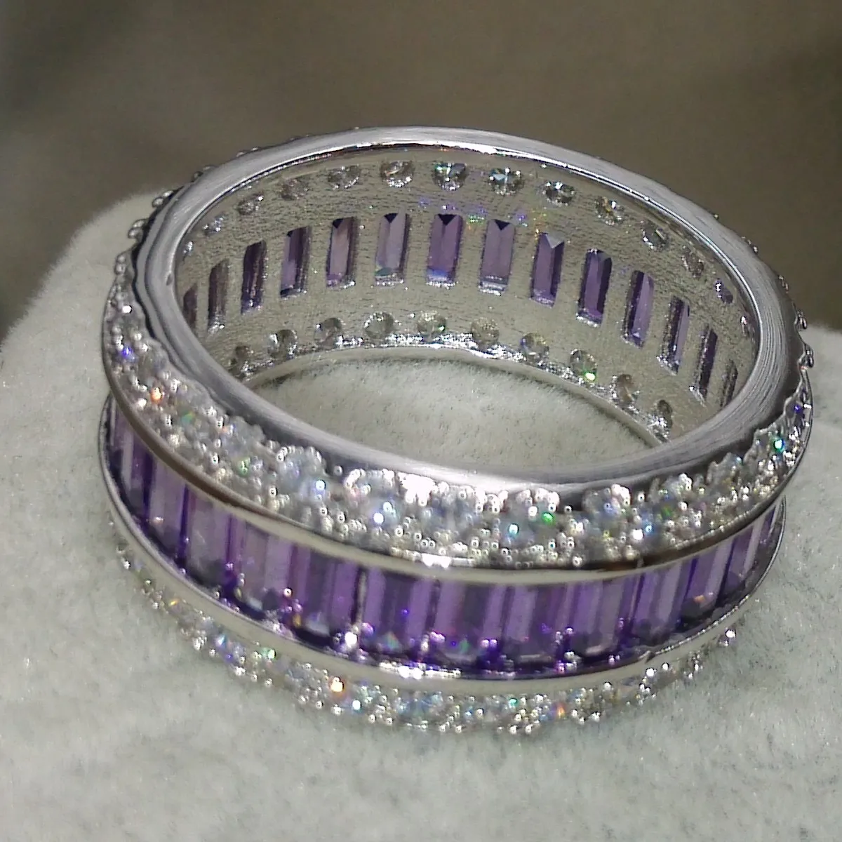 Größe 5/6/7/8/9/10 Funkelnder Luxusschmuck 10 Karat Weißgold gefüllt Beliebter quadratischer Amethyst CZ-Kristall Frauen Hochzeit Fingerring Geschenk mit Box