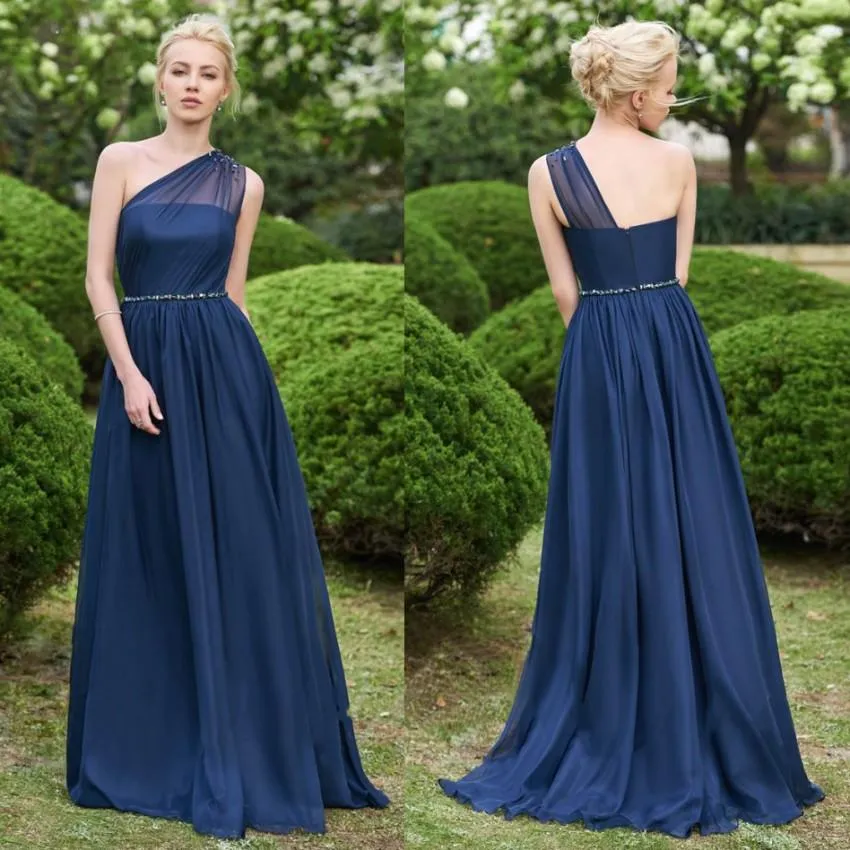 Dark Navy Women Chiffon Bridesmaids Dresses Garden Boho Bröllop Gästfestklänningar En linje Sheer One Shoulder Long Maid of Honor Wear