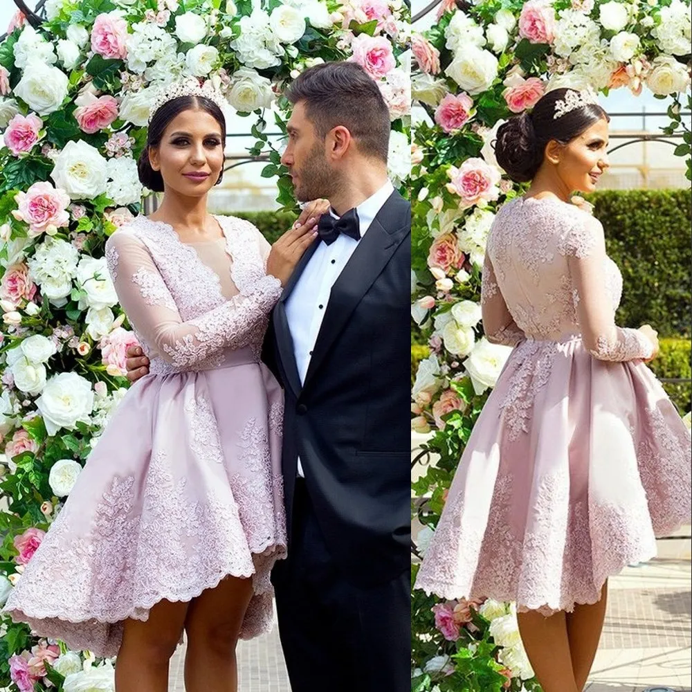 Dusty Różowy Krótki Prom Dresses Moda High-Niski Długie Rękawy Długie Długie Długie Party Dress Elegancka Koronkowa Aplikacja Kobiety Formalne Nosić Suknie Wieczorowe