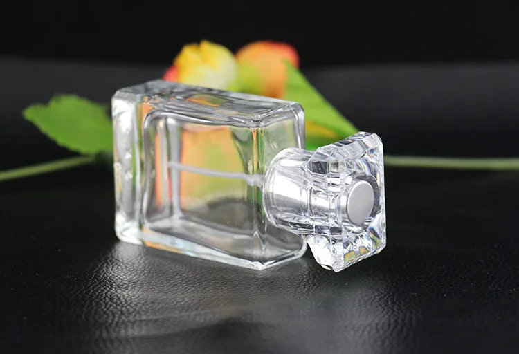 2018 New Arrival 30ML Glass Spray Perfume Bottle 1OZ Refillable Perfume Spray Bottles Atomizer Empty Glass Bottle 30 ML 