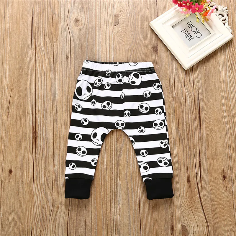 Vestiti del neonato Halloween Bambino del bambino Abbigliamento ragazzi Top Felpa con cappuccio Pantaloni a righe con teschio 2 pezzi Ragazzi Abiti Set Autunno Bambini Abbigliamento bambini 0-24M