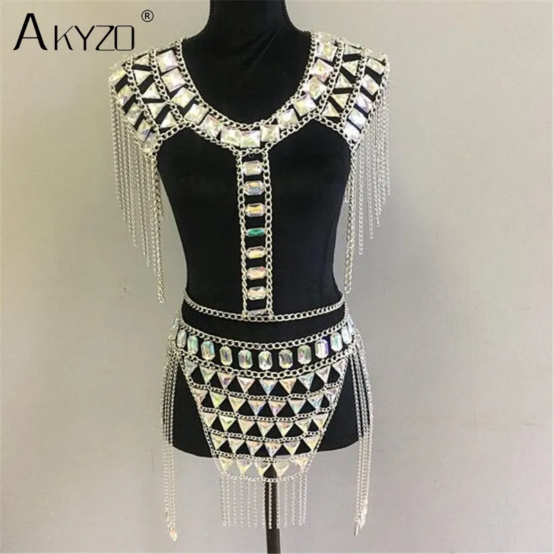 Akyzo Crazy Crystal Sequin Frauen 2 Stück Sets Lustige Festival Outfits Handgemachte Patchwork Metall Quaste Kette Crop Top Damen Set