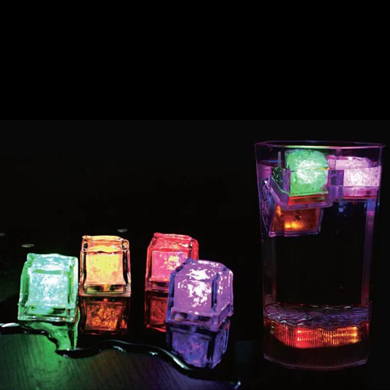 LED Ice Cubes Glowing Night Lights Changement de couleur Changeable Nouveauté Éclairage Party Ball Flash Light Lumineux Neon Wedding Festival Christmas Bar Wine