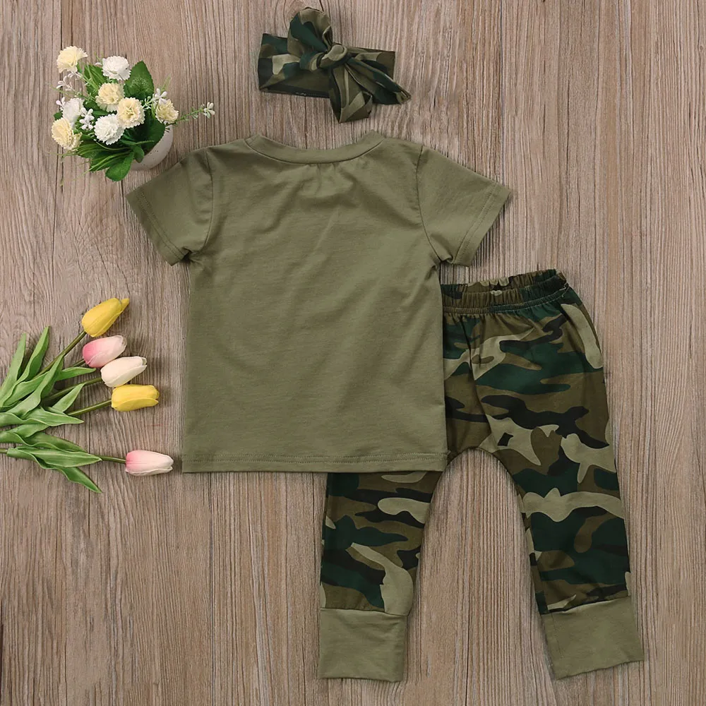 2 stks babykleding pasgeboren peuter leger green baby boy girl letter t -shirt tops camouflage broek outfits set kleding 024M4481345