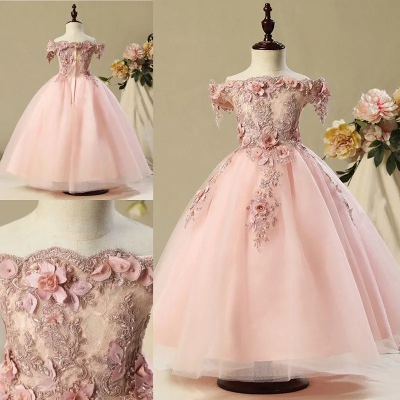 Eleganta av axelrosa prinsessan blomma flickor klänningar för bröllop 3d blommor applicerade spetsar barn formella slitpärlor lång tävlingsklänning