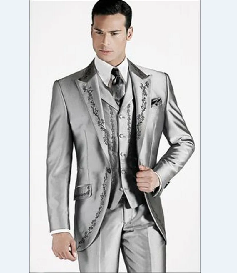 Handsome Embroidery Peak Lapel Silver Grey Wedding Groom Tuxedos Men Suits Wedding/Prom/Dinner Man Blazer(Jacket+Tie+Vest+Pants) 00123