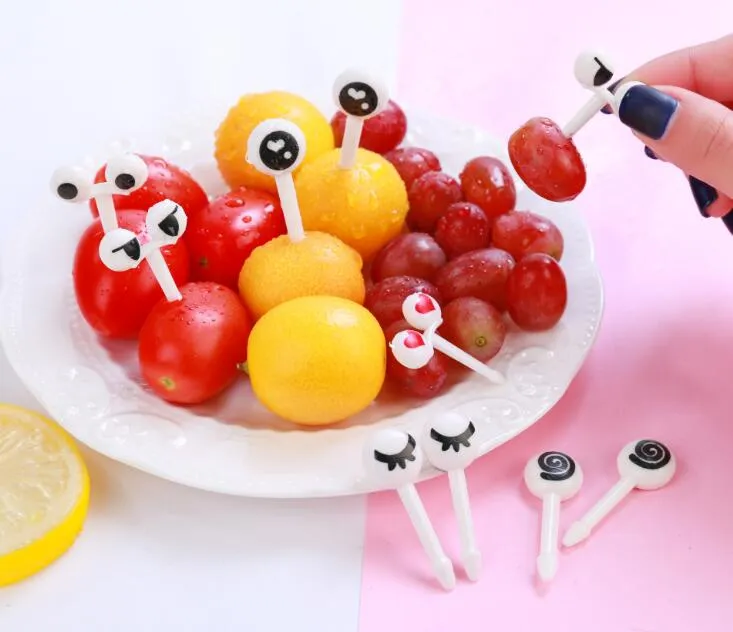 Cartoon Fruit Fork Reusable Plastic Fruit Fork Toothpicks Mini Eye Animals Fruit Fork Decorative Kitchen Tools