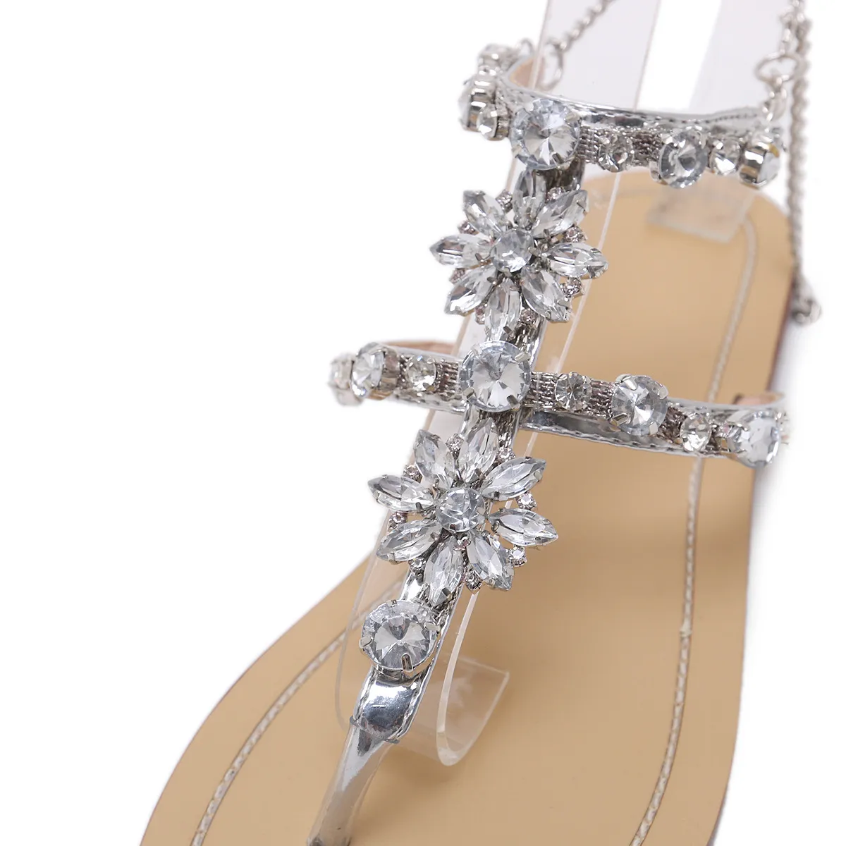 Stunning Bling Bling Woman Sandals Women Shoes Rhinestones Chains Thong Gladiator Flat Sandals Crystal Chaussure Plus Size 46 Tenis Feminino