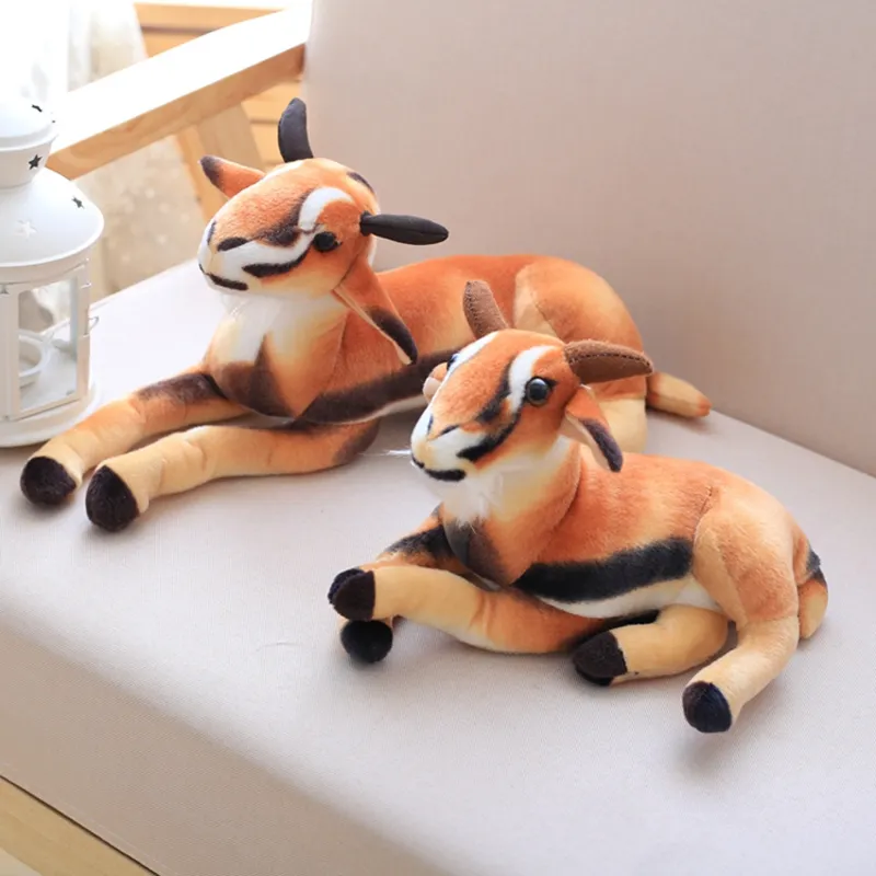 Belle poupée en peluche antilope animale allongée douce et réaliste peluche douce simulation chèvre mouton jouet pour enfants et adultes cadeau décoration 40cm