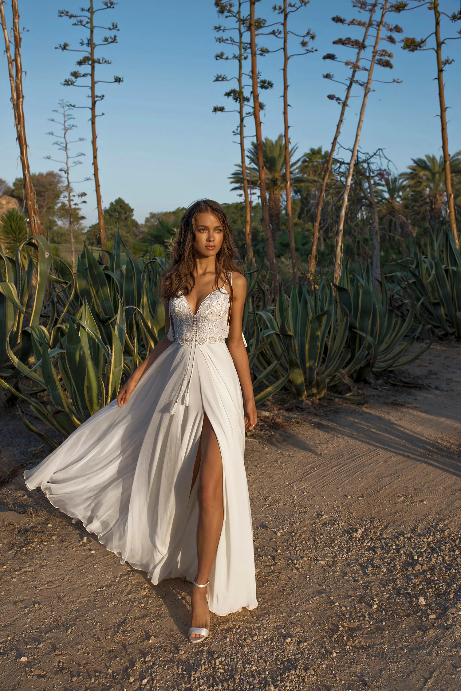 Asaf Dadush A Linia Suknie Ślubne Spaghetti Szczurki Koronki Suknie Ślubne Backless Robe De Mariée Dress Sukienka ślubna