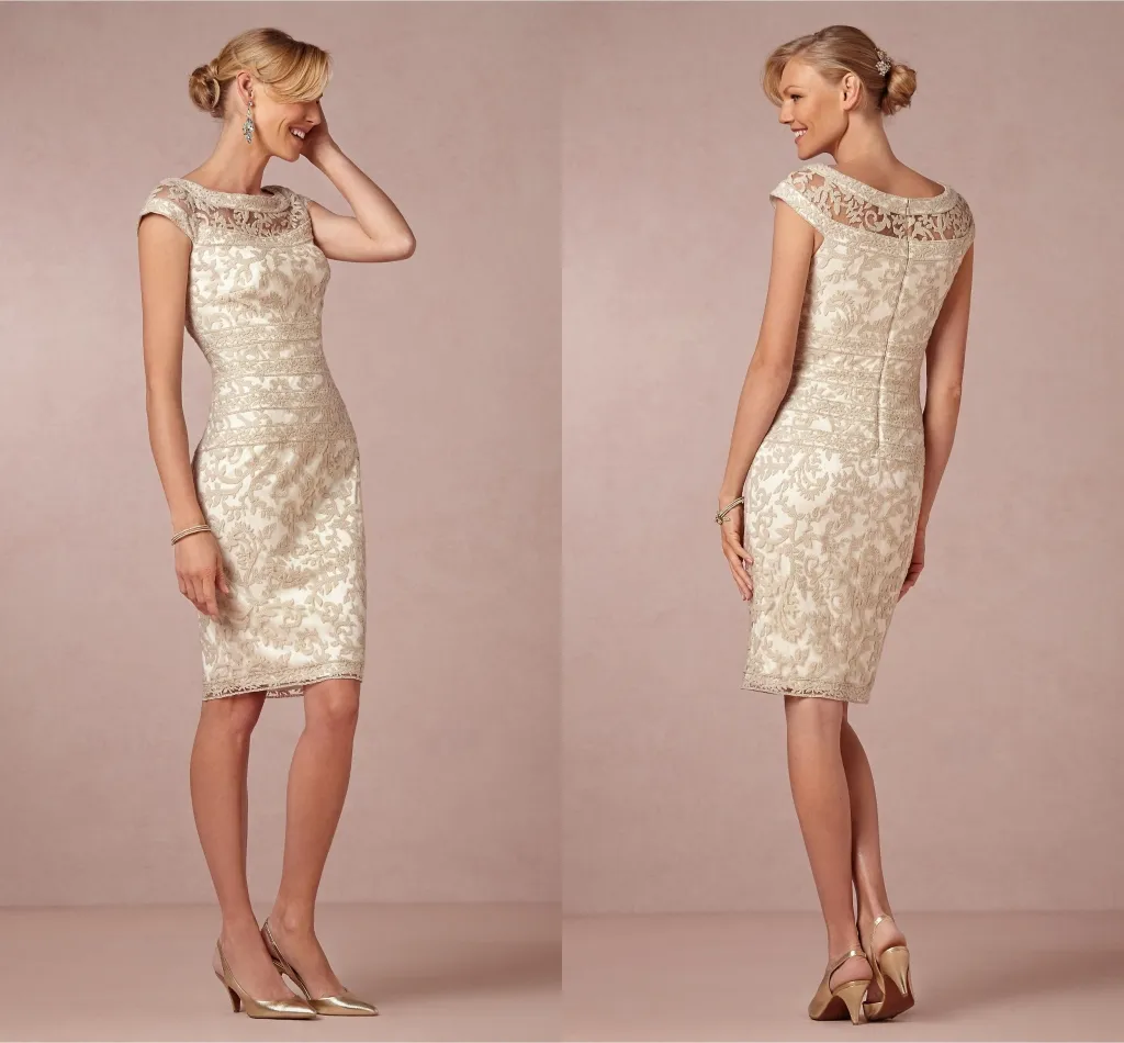 Elegant Champagne Ny Sheer Jewel Shyle Mödrar Klänningar Lace Cap Sleeves Knä-längd Plus Storlek Anpassad Made Mor of the Bride Dresses