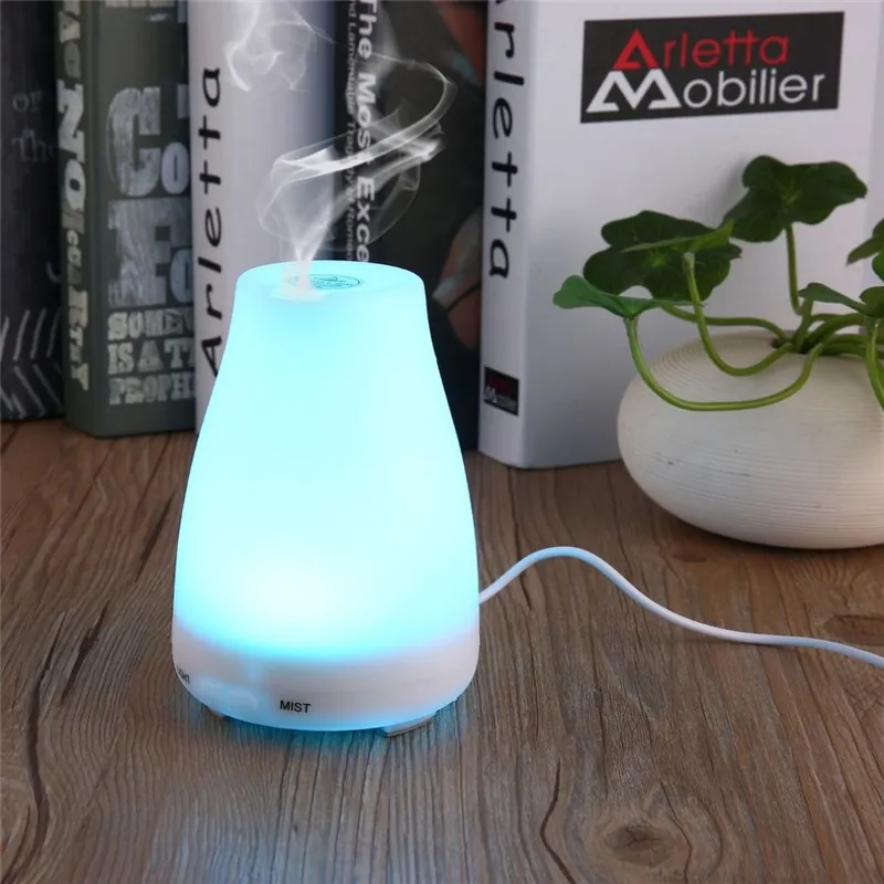 100ml Mini Aroma diffusor Essentiell oljekyld Mistluftfuktare med justerbart mistläge Inget vatten Automatisk avstängning 7 Färg LED-lampor Ändra