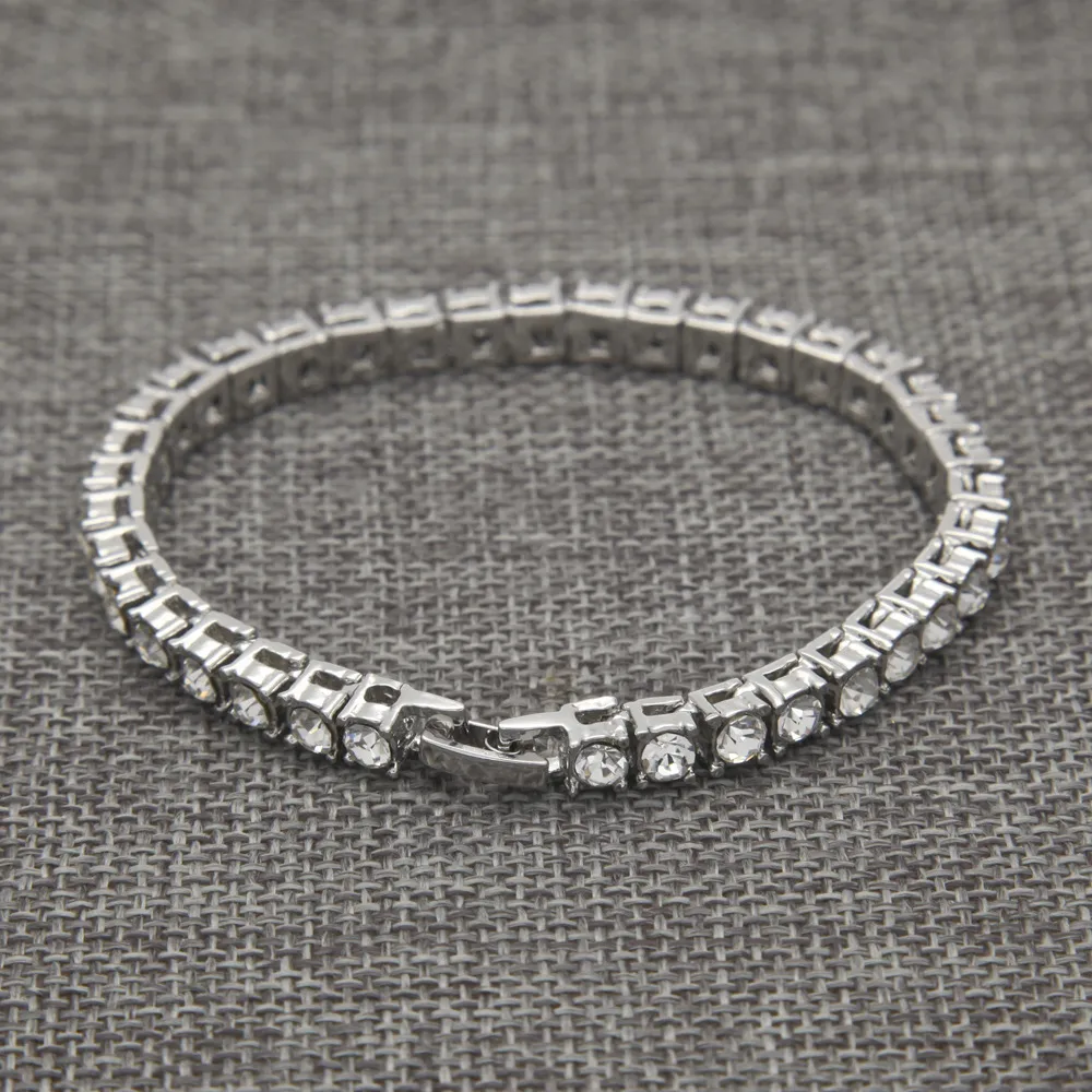 Novo chegada de tênis de tênis de cristal de luxo de luxo braclet de cor prata para mulheres acessórios para as mãos de festas de festas jóias2970