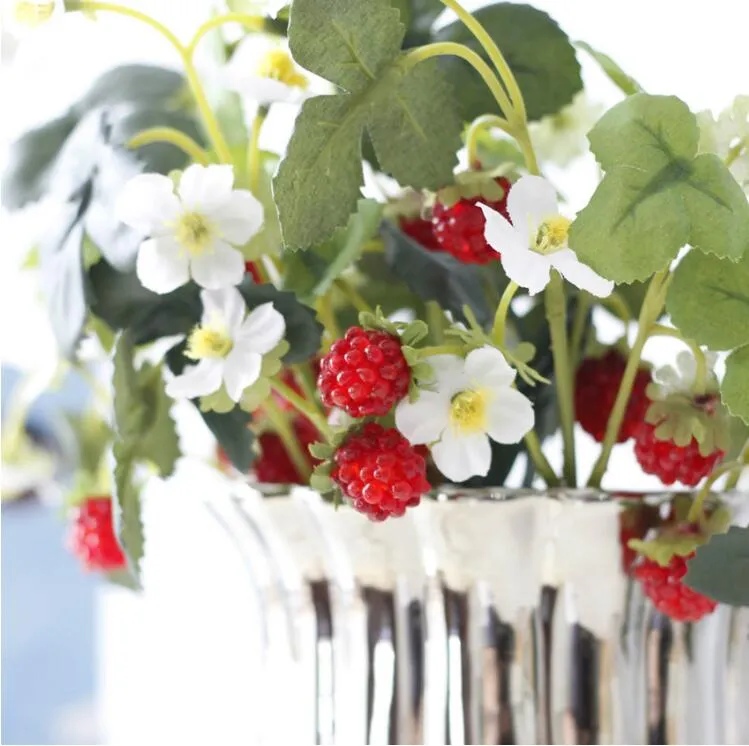 Il fiore artificiale di gelso alla fragola con decorazione a due grandi frutti è stato utilizzato simulare la frutta a mano con materiali fai-da-te di circa 26 cm BP056