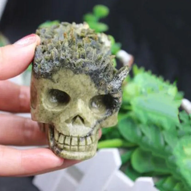 Varm försäljning 300 gram naturlig kvartsgrön turmaliner Skalle Green Crystal Prov Skull Healing för dekoration