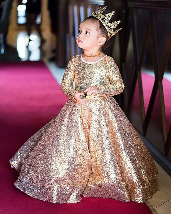 Vestidos de desfile para niñas pequeñas con lentejuelas doradas y mangas largas Vestido de fiesta con cuello joya Vestido de niña de flores Hasta el suelo Vestidos de fiesta para niños de princesa