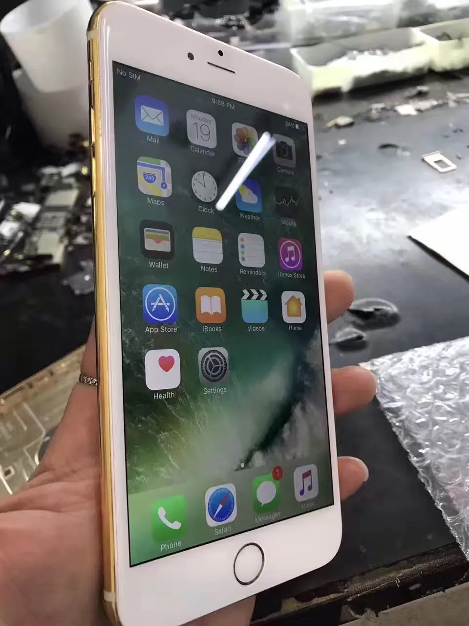 24K Gold Plated iPhone 6 Housing - Luxury Back Cover