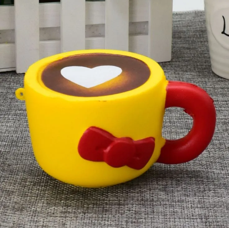 PU simulation rebond lent Squishy émulation tasse à thé amour tasse à café ornement pression réduite jouet T4H0466