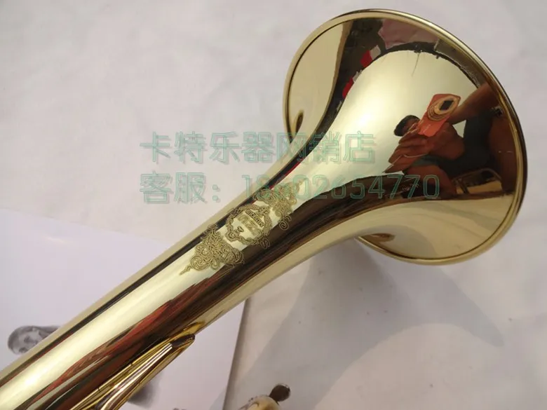 スズキトランペットゴールドラッカーとシルバーメッキ真鍮楽器高品質のBBトランペット楽器トロペータケース1049978