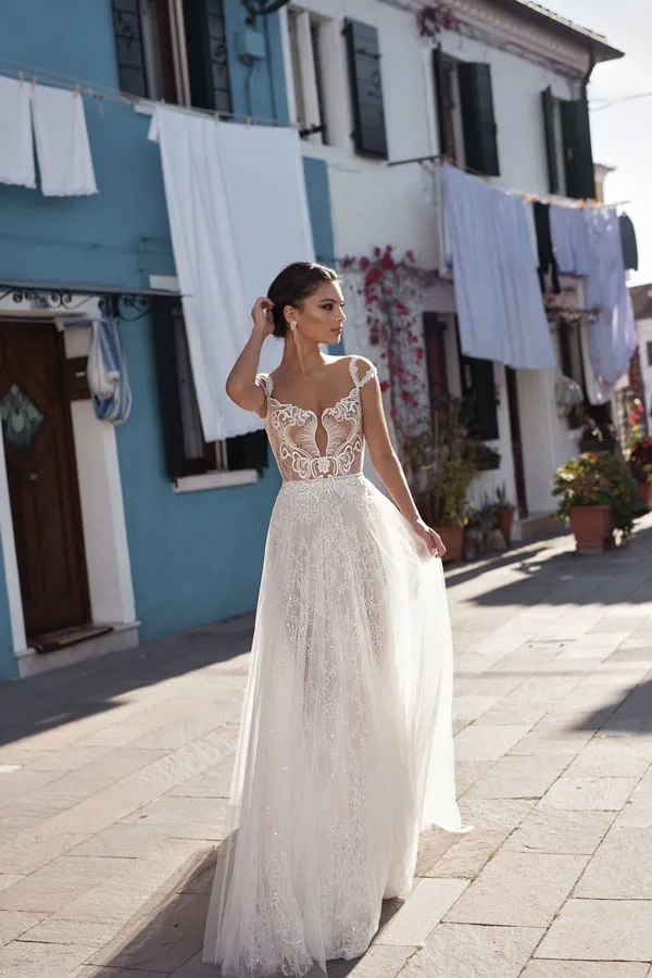 2018 Gali Karten Bohemian Suknie ślubne Cap Sleeve Lace Tulle Aplikacja Illusion Boho Sukienka Bridal Sweep Sweep Pociąg Suknie Ślubne Beach