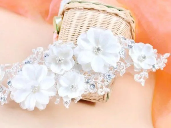 Copricapo da sposa fatto a mano, fiori di pizzo, perle nuziali, abiti da sposa con diamanti, accessori.