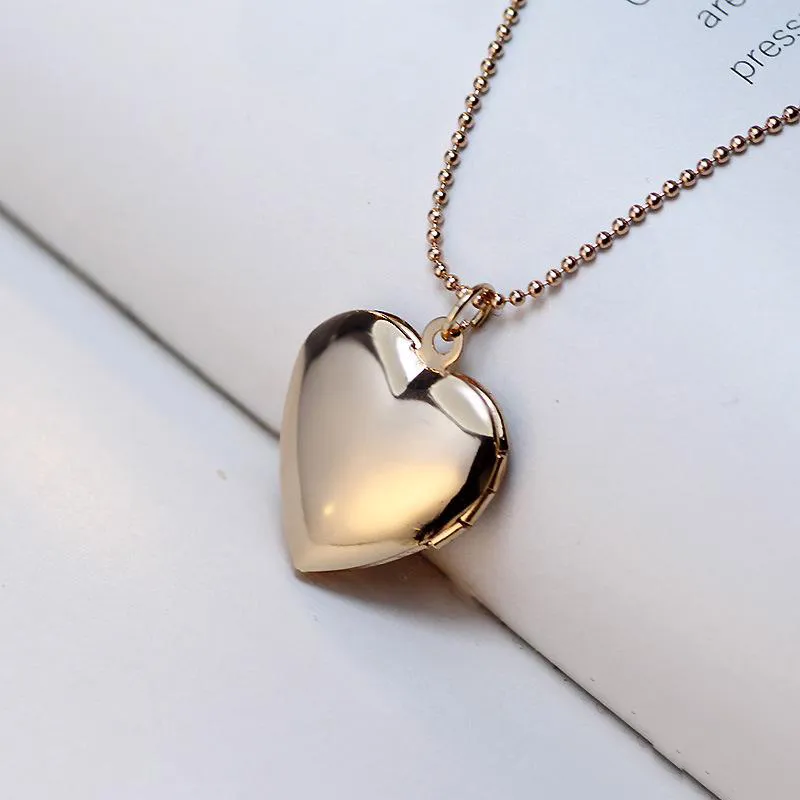 Photo Frame Memory Locket Pendant Necklace Silver/Gold Color Romantic Love Heart Cute Paw Prints Jewelry Women Gift