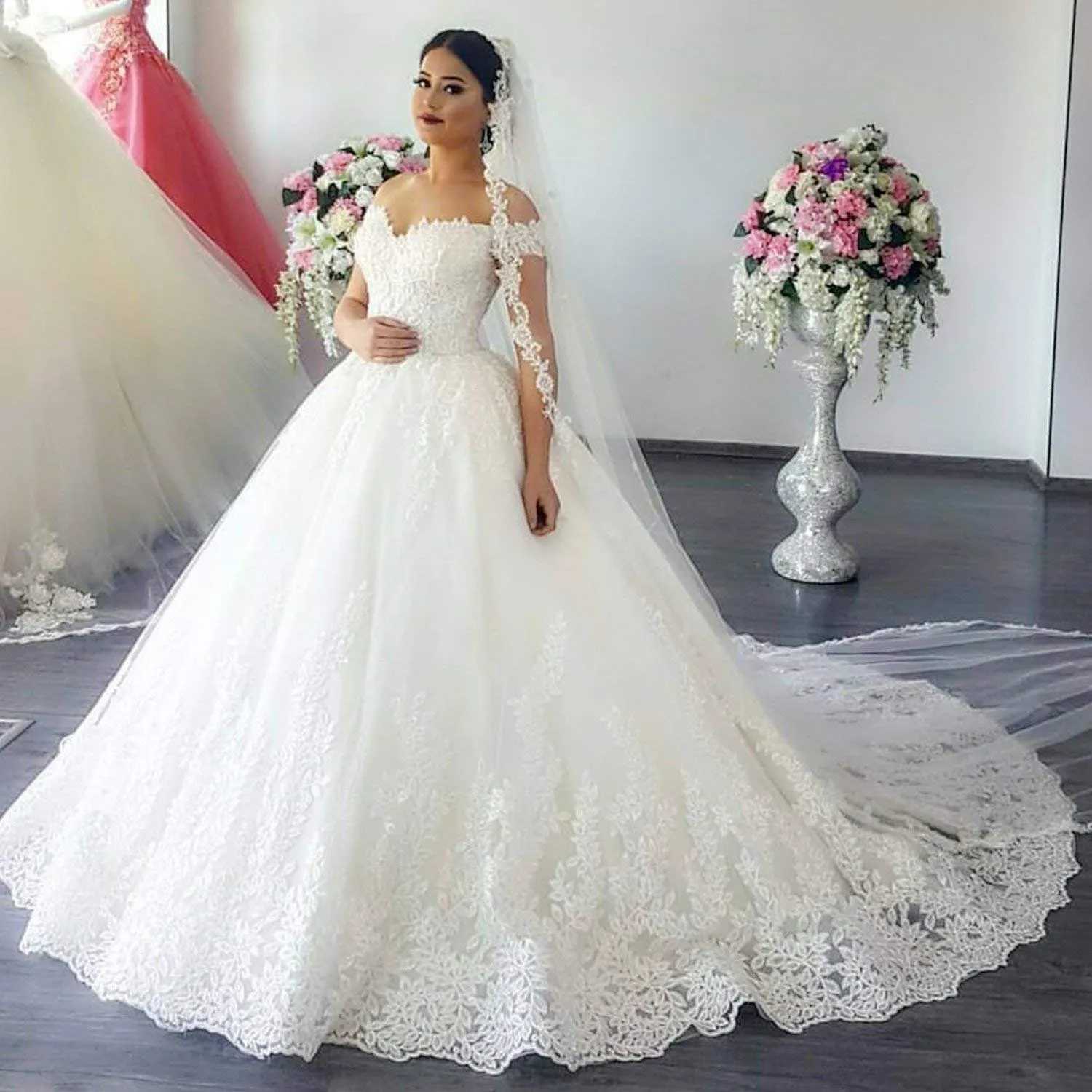 Luxury Lace Princess Off the Shoulder Wedding Dresses Sweetheart Sheer Back Princess Illusion Applique Bridal Gowns robe de mariage