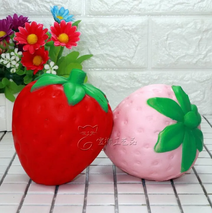 Slow Rising Colossal squishy jumbo simulation de fraise Fruit kawaii Squishies artificiels à montée lente queeze jouets sac breloque pour téléphone