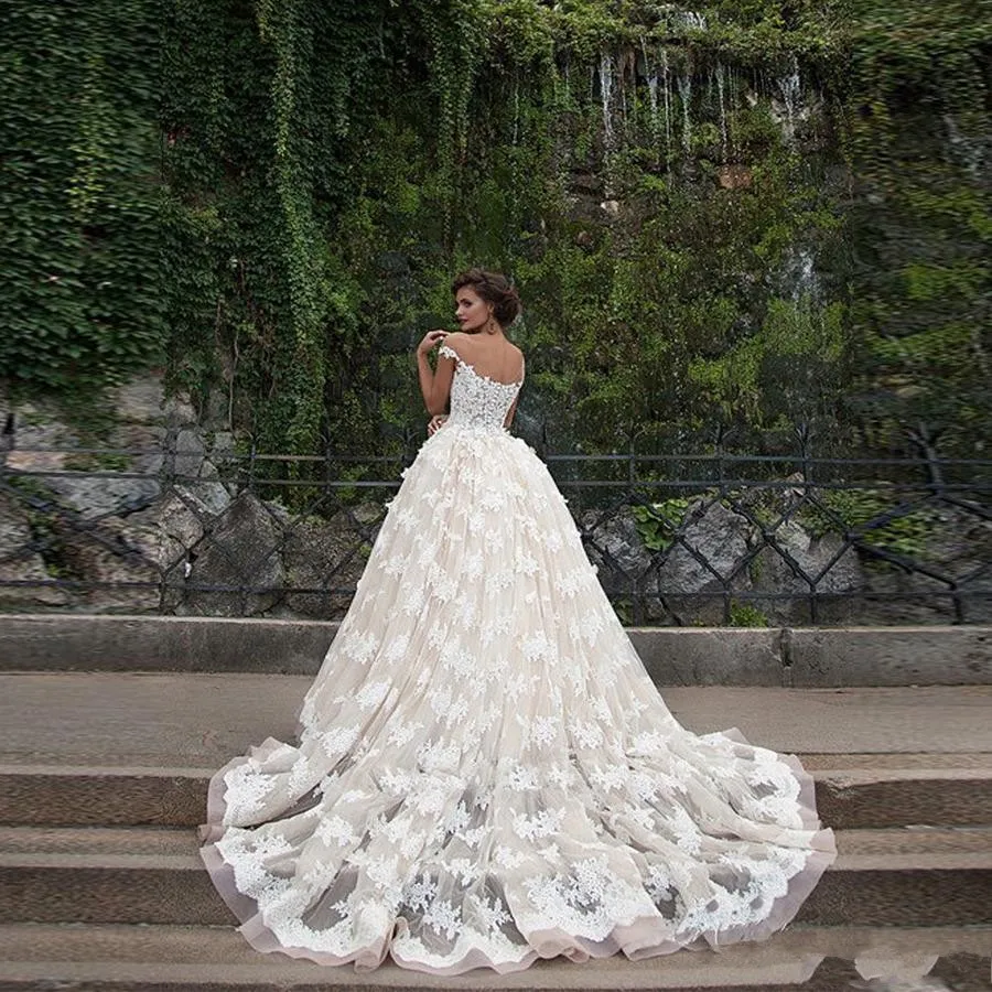 2019 Vintage Turkey Plus Size Pełna koronkowa suknia balowa suknia ślubna ślubna suknie ślubne Off ramię Księżniczka Liban Illusion Jewel Neck Ara5894866