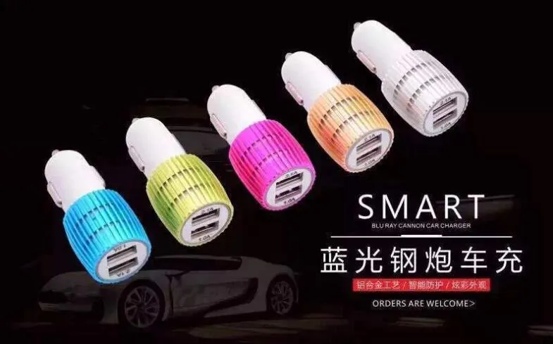 卸売カラフルなLED USBの車の充電器2ポート5V 2.1AマイクロオートパワーデュアルUSBの車のアダプターのためのiPhone / Samsung / Android携帯電話