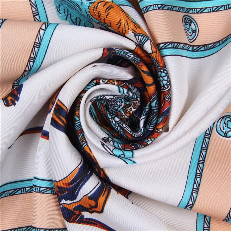 Ny Twill Silk Scarf Women Single Horse Print Spanien pannband Scarf Lady Små fyrkantiga halsdukar Female Fashion Kerchief Bandana 70cm4566903