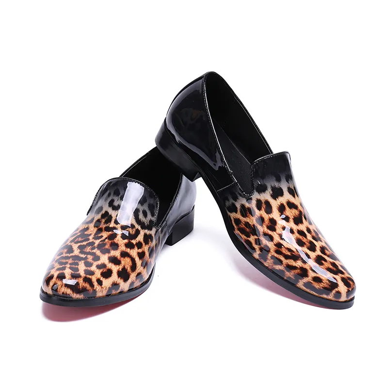 Scarpe in pelle da uomo Scarpe leopardate alla moda Scarpe oxford a punta da uomo Scarpe eleganti piatte casual