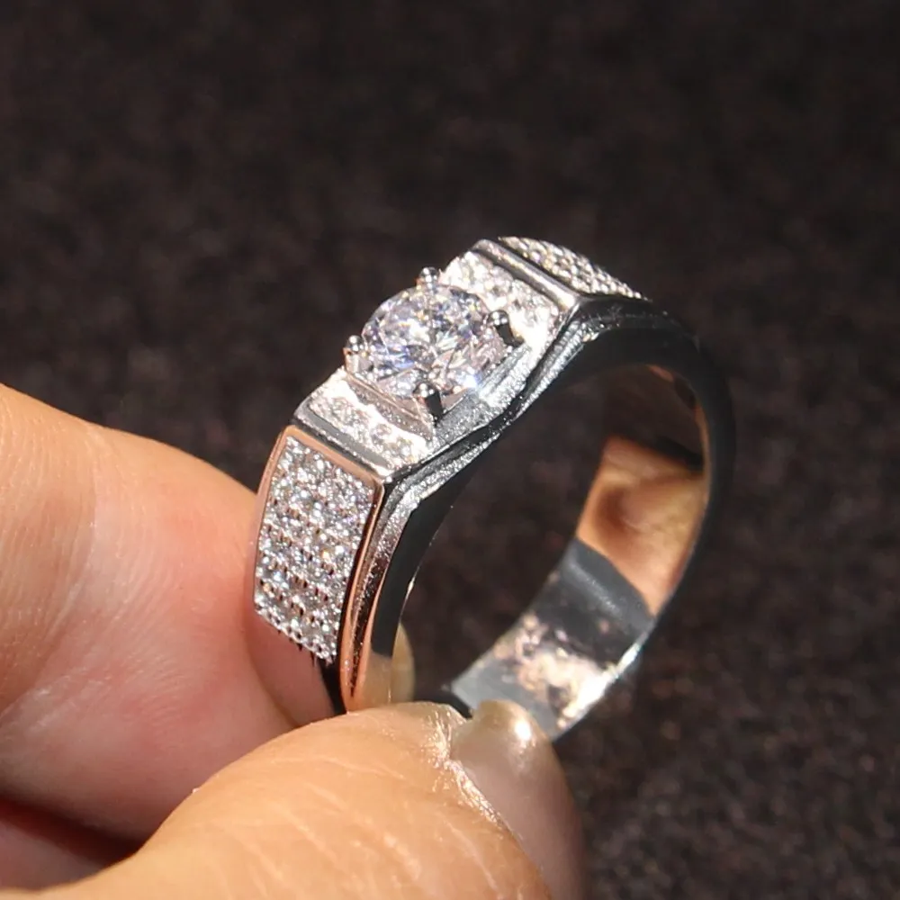 Taille 8-13 Bijoux de luxe Brand New 10KT Or Blanc Rempli Forme Ronde 5A Zircone Cubique CZ Cristal Pary Hommes Bague De Mariage Pour Les Amoureux