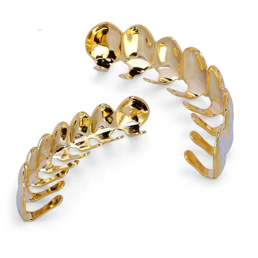 Bocca placcata oro 18 carati Grillz Denti Hip Hop Caps 6 Top Bottom Fang Nuovo regalo di Halloween di Natale di alta qualità194z