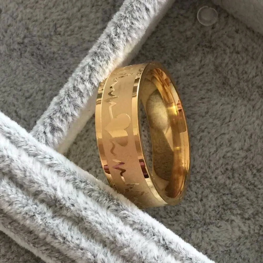 Anillo de moda de 8mm para enamorarse, color dorado, acero titanio 316L, anillos de boda para amantes de los latidos del corazón, joyería para mujeres y niñas