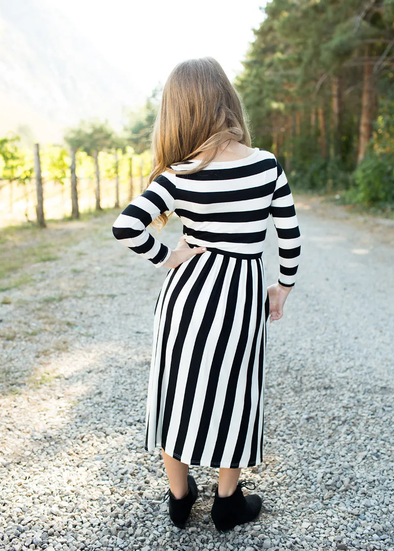 Family Matching Dress Outfits 2020 Newest Long Sleeve Black and White Striped Mother And Daughter Clothes Mom Baby Casual Dresses